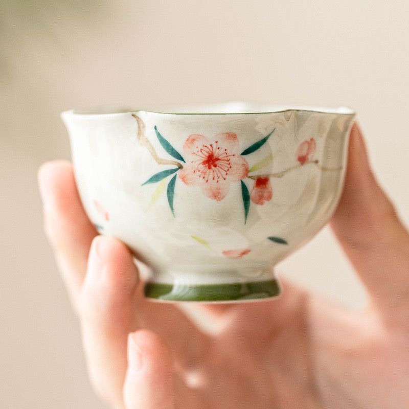 Tách Trà Nụ Hoa Đào Vẽ Tay