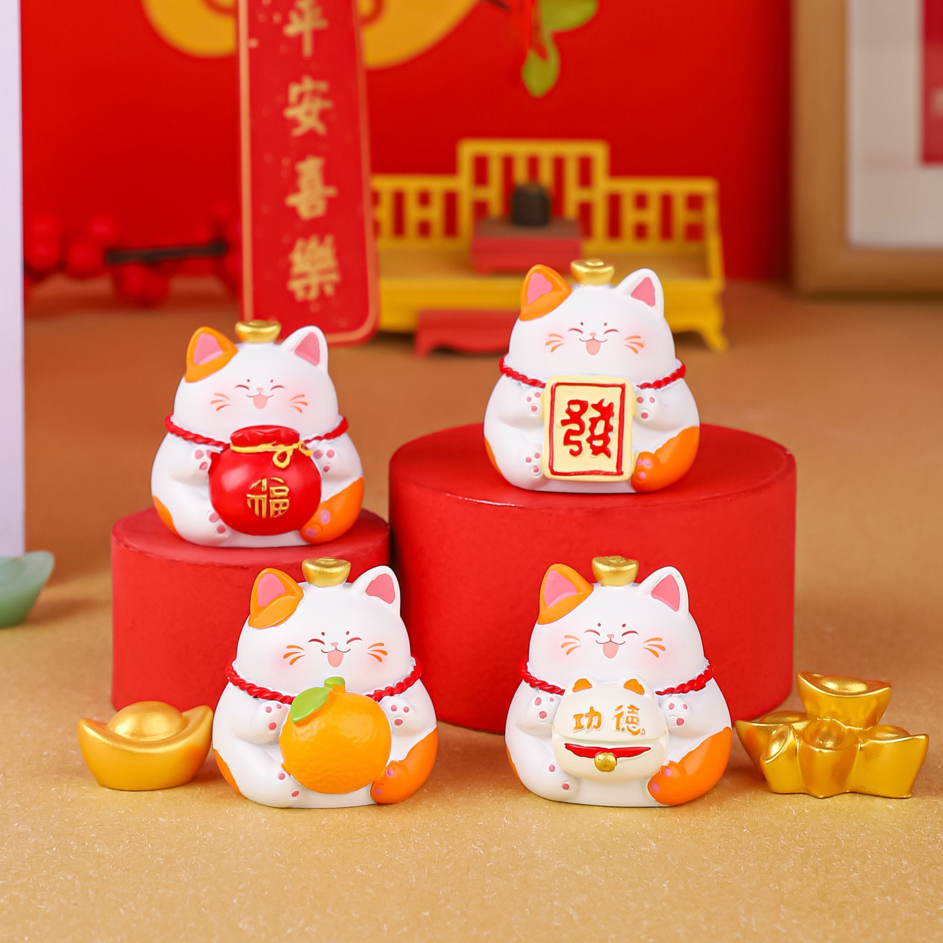 Tượng Mèo May Mắn