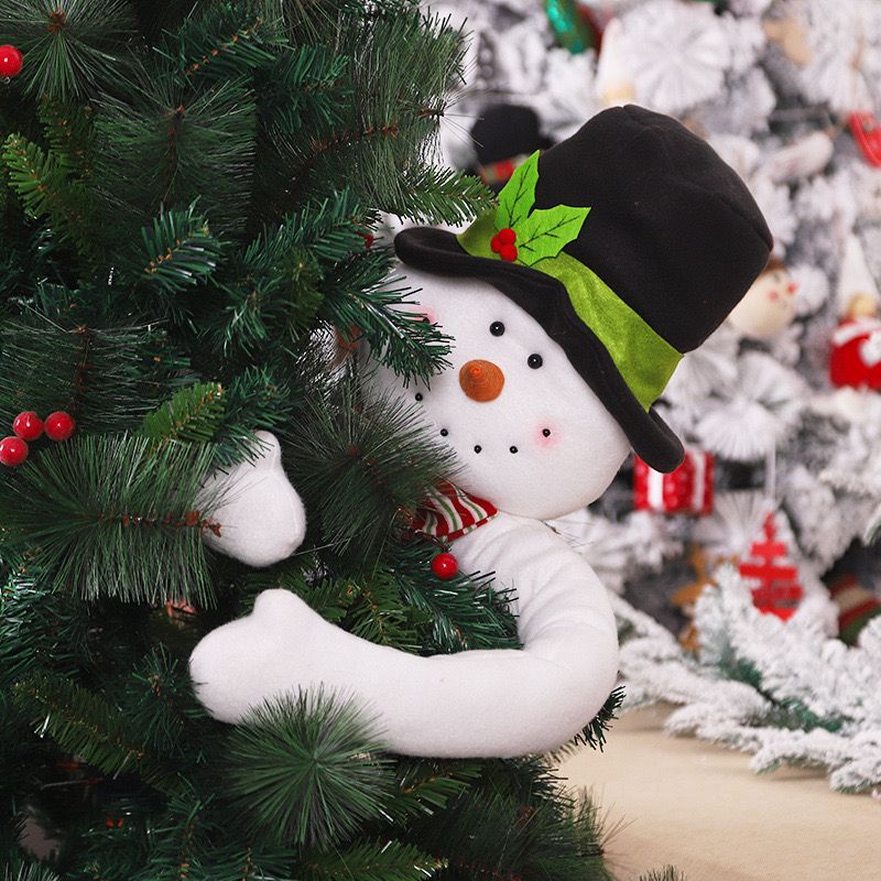 Ông Già Noel, Người Tuyết Ôm Cây Thông
