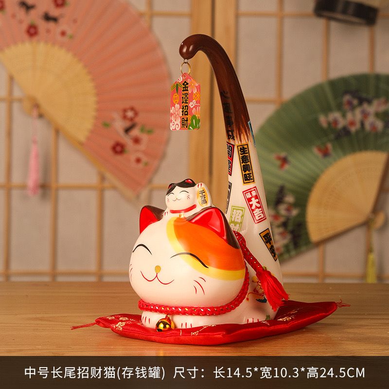 Mèo Đuôi Dài May Mắn
