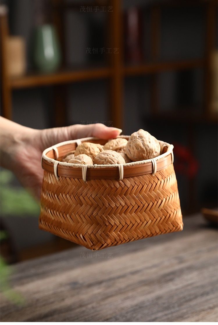 Giỏ Tre Đựng Hạt