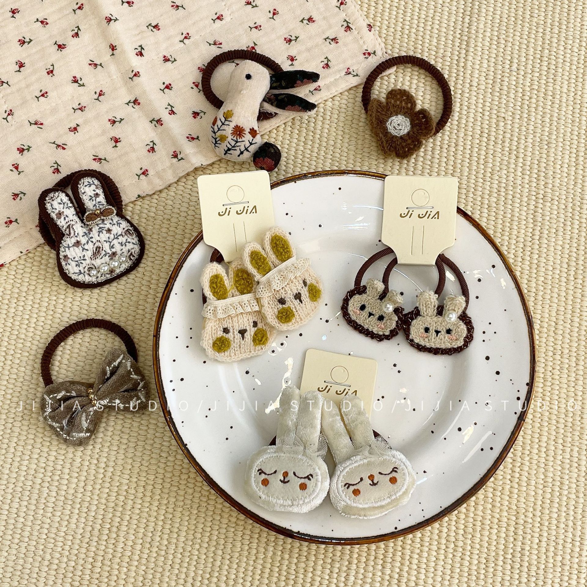 Kẹp Tóc Thỏ Nâu Handmade