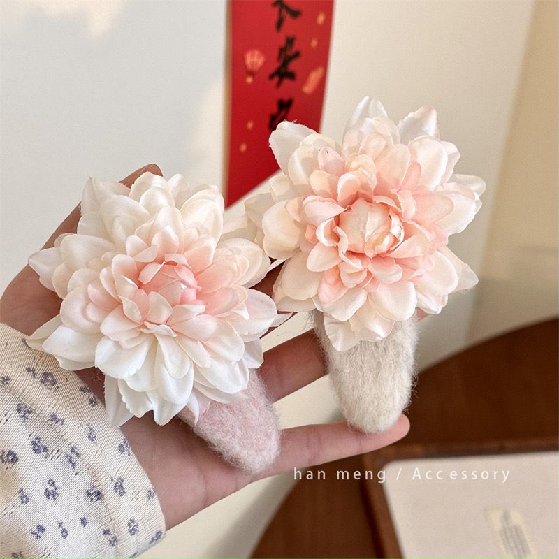 Kẹp Tóc Len Hoa Hồng