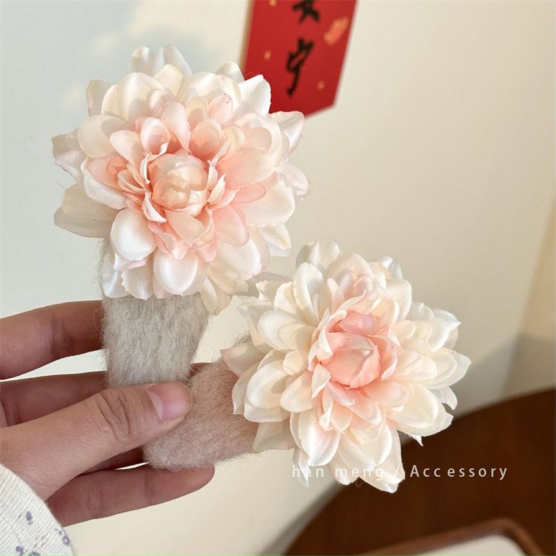 Kẹp Tóc Len Hoa Hồng