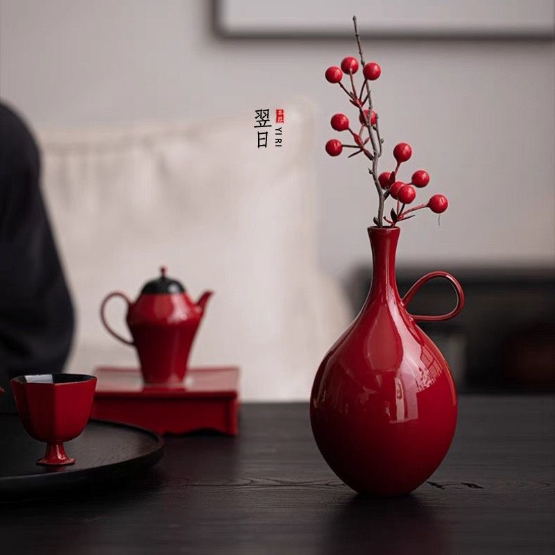 Bình Hoa Gốm Đỏ Son