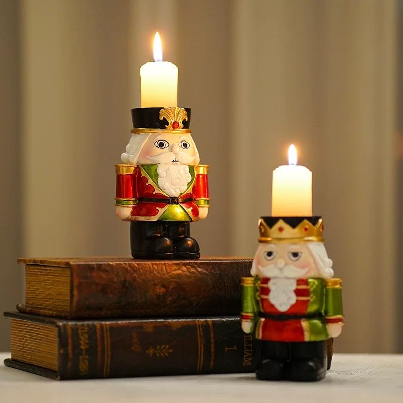 Chân Nến Nutcracker