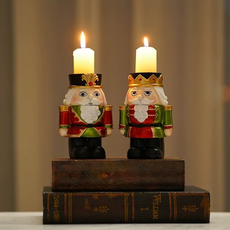 Chân Nến Nutcracker