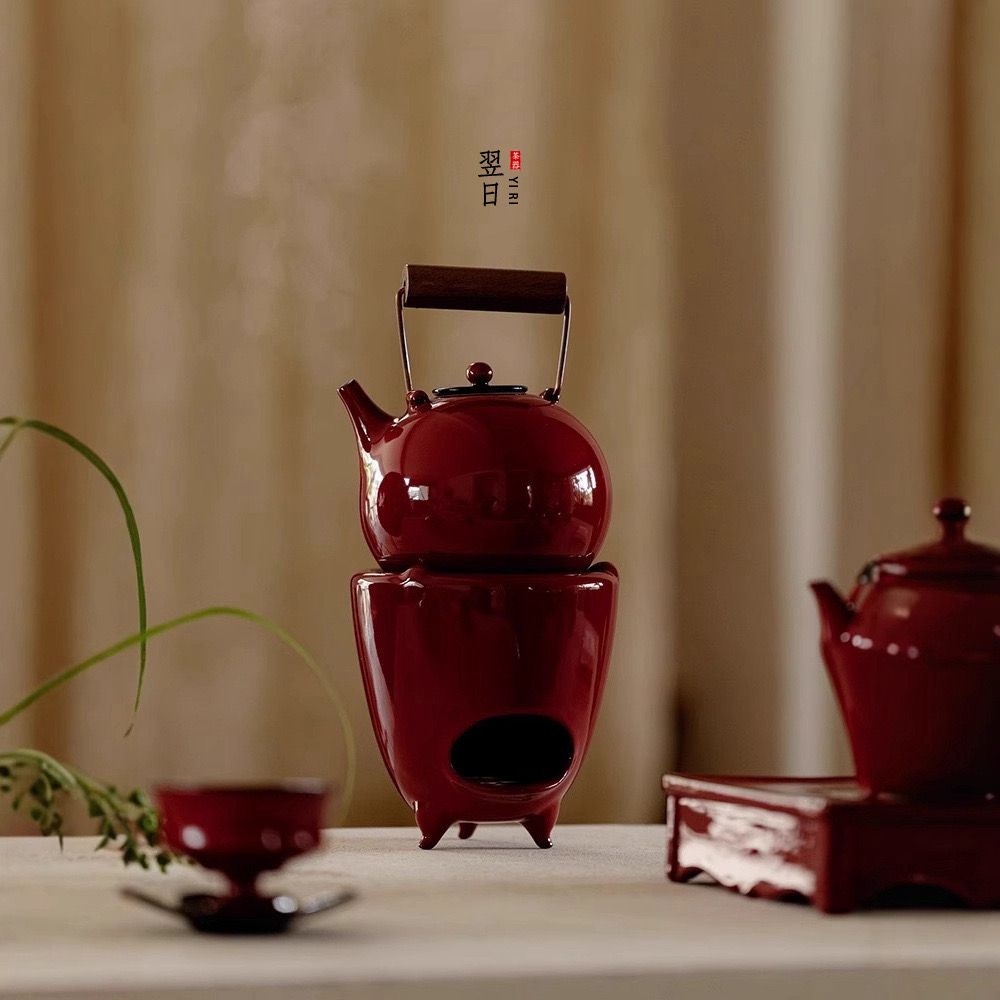 Ấm Trà Đỏ Son