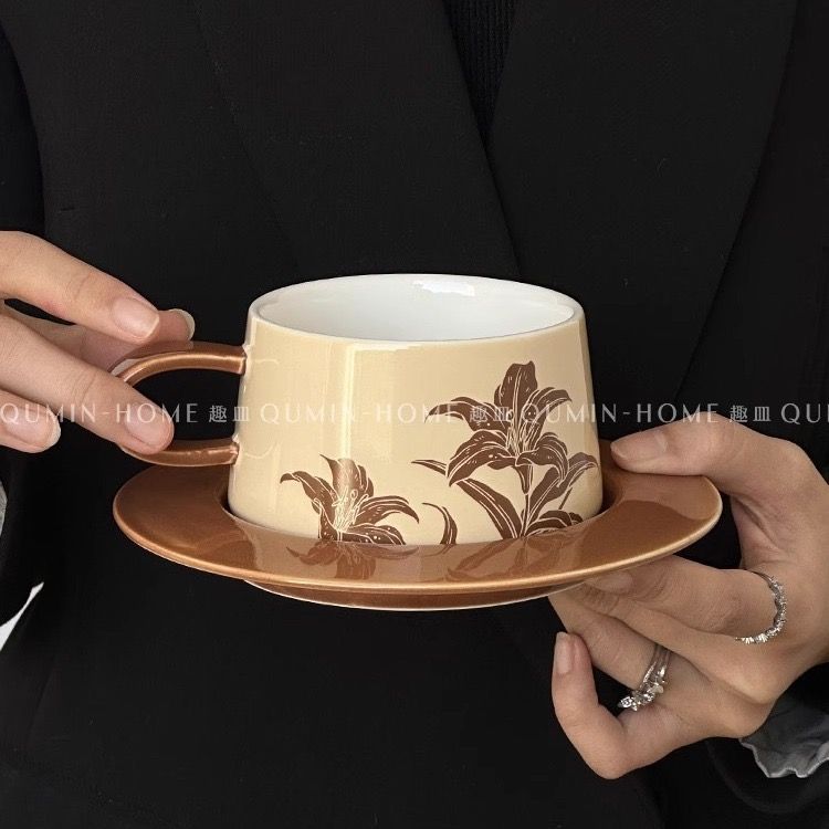 Set Tách Hoa Huệ Màu Cafe