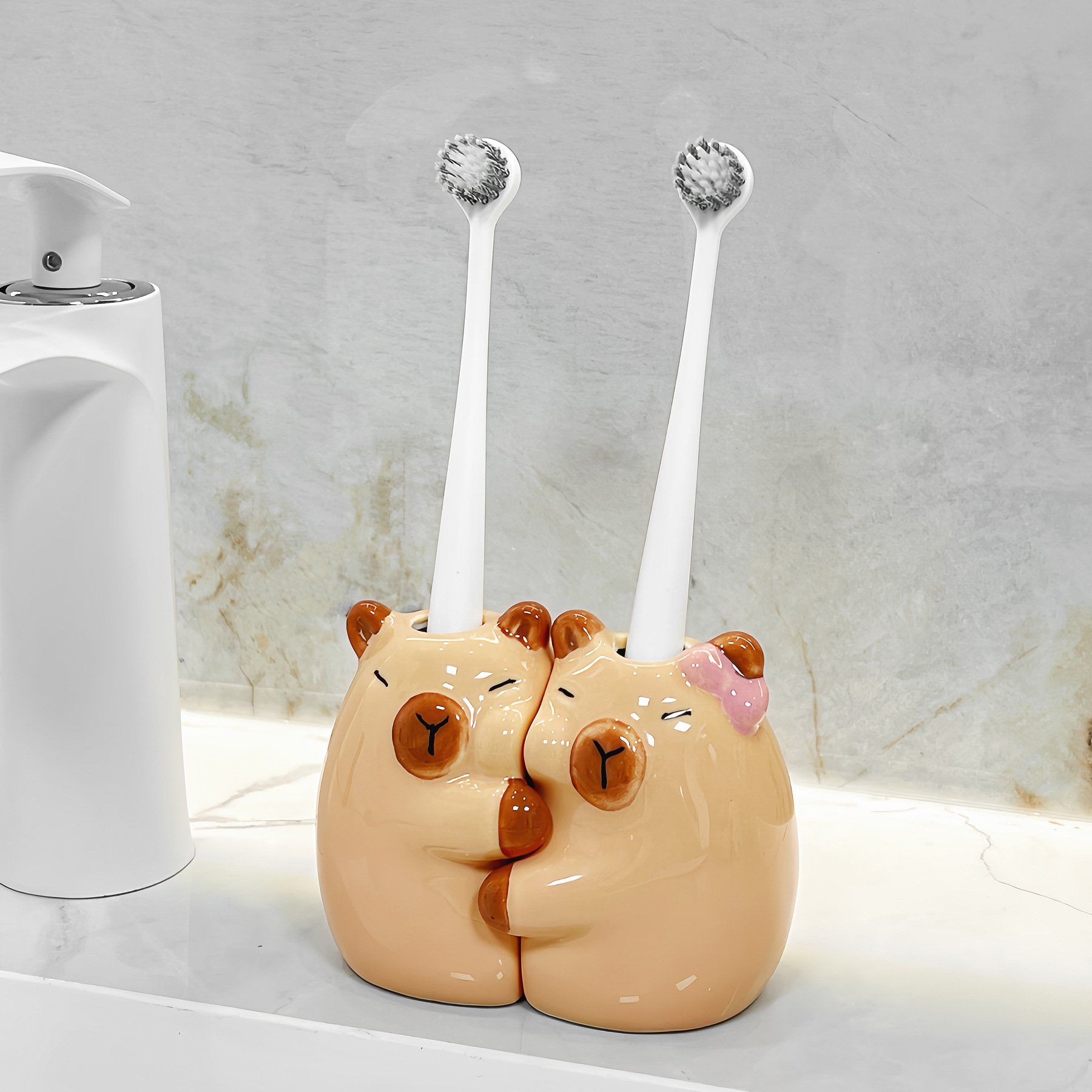 Cắm Bàn Chải Đôi Capybara