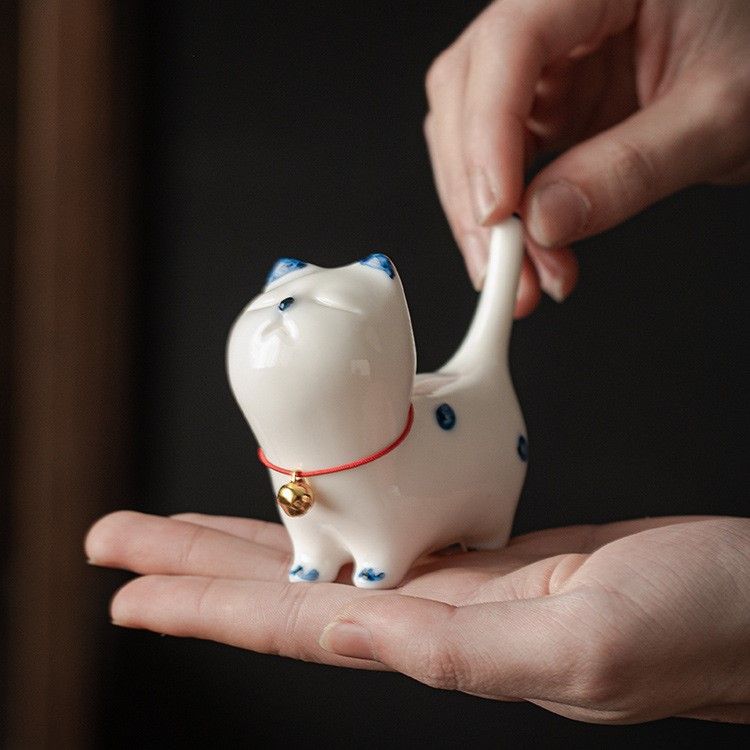 Tượng Mèo Sứ Đeo Chuông