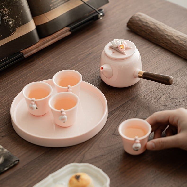 Bộ Ấm Trà Hoa Chạm Nổi