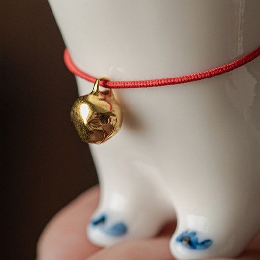 Tượng Mèo Sứ Đeo Chuông
