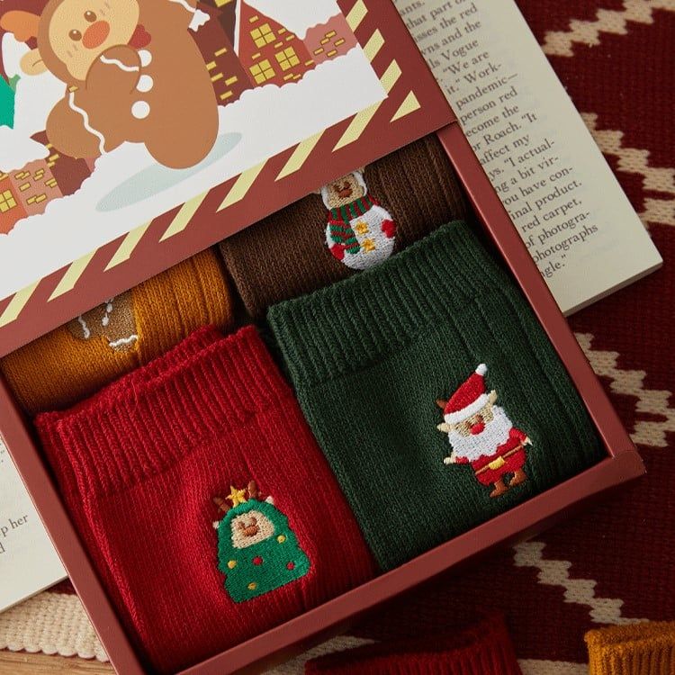 Set 4 Tất Len Xmas Kèm Thiệp