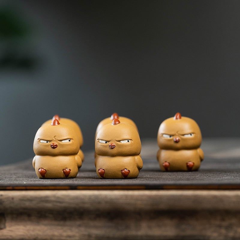 Tượng Chú Gà Cáu Kỉnh