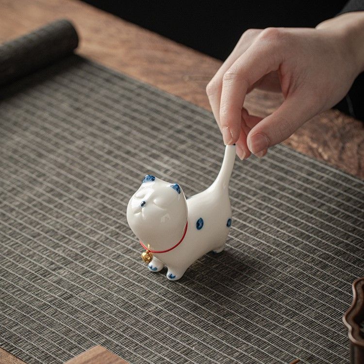Tượng Mèo Sứ Đeo Chuông