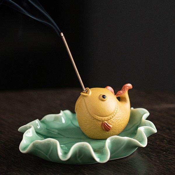 Đốt Trầm Cá Chép Lá Sen