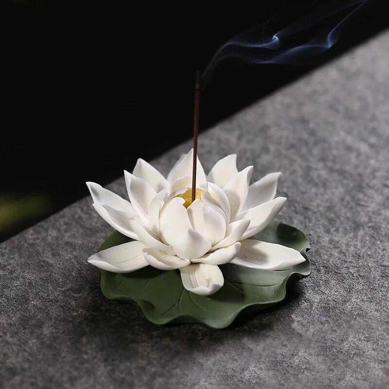 Đốt Trầm Sen Trắng