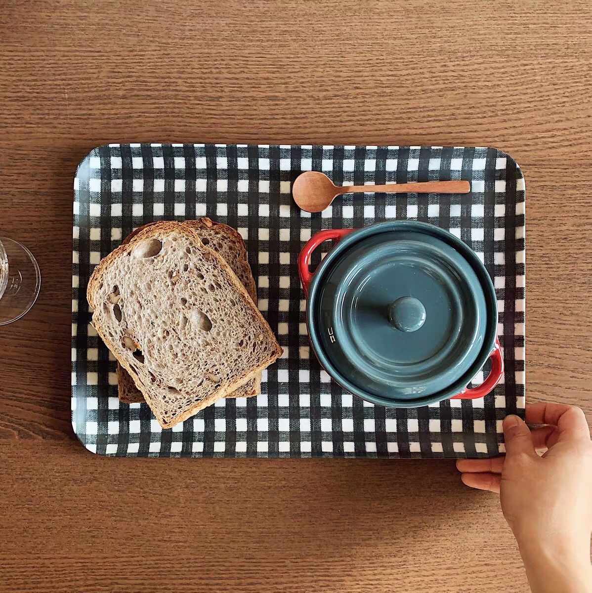 Nồi Sứ Đỏ Nắp Xanh