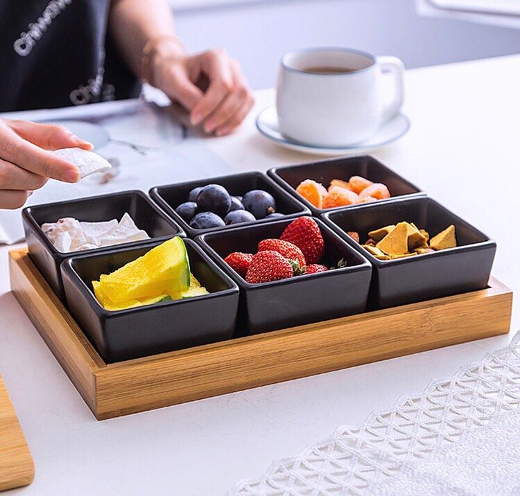 Khay Mứt Gốm Nắp Tre 6 Ngăn