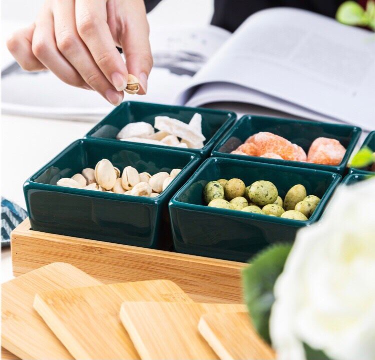 Khay Mứt Gốm Nắp Tre 6 Ngăn