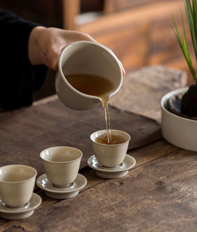 Chén Tống Họa Tiết Vòng