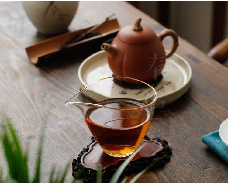 Chén Tống Thủy Tinh