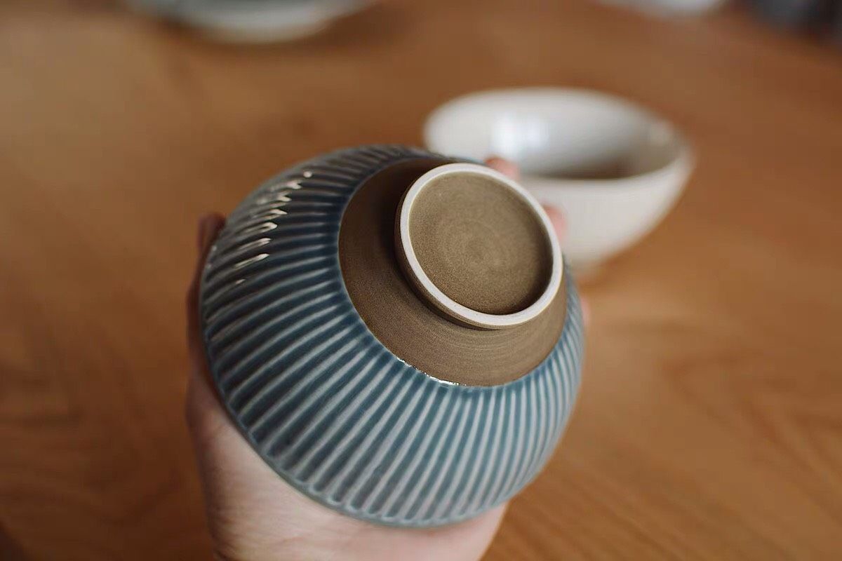 Bát Gốm Sọc Trắng Xanh