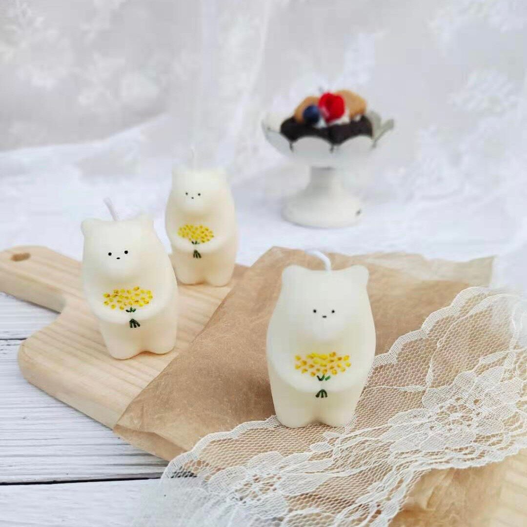 Nến Thơm Chú Gấu Hoa Vàng