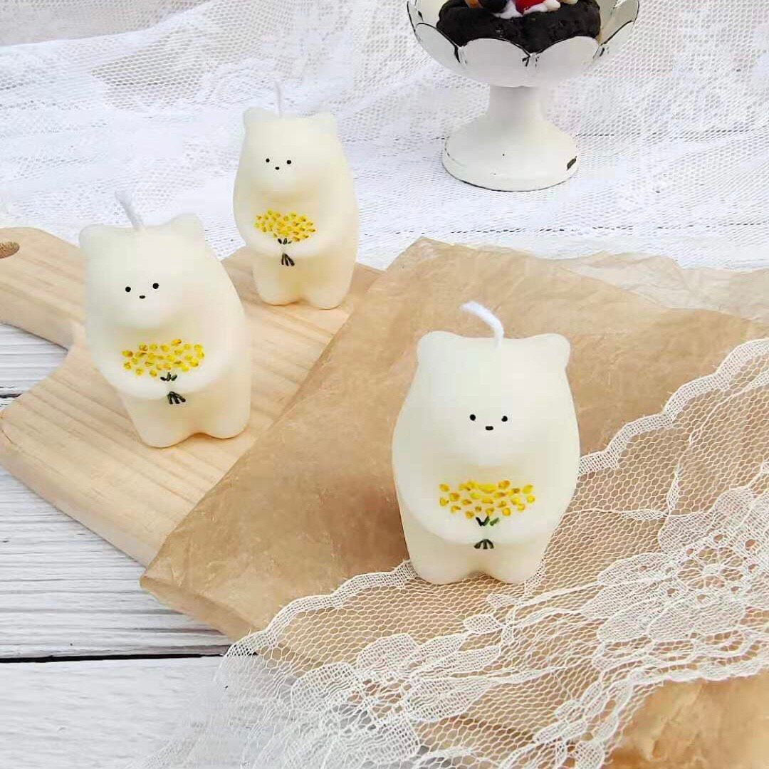 Nến Thơm Chú Gấu Hoa Vàng