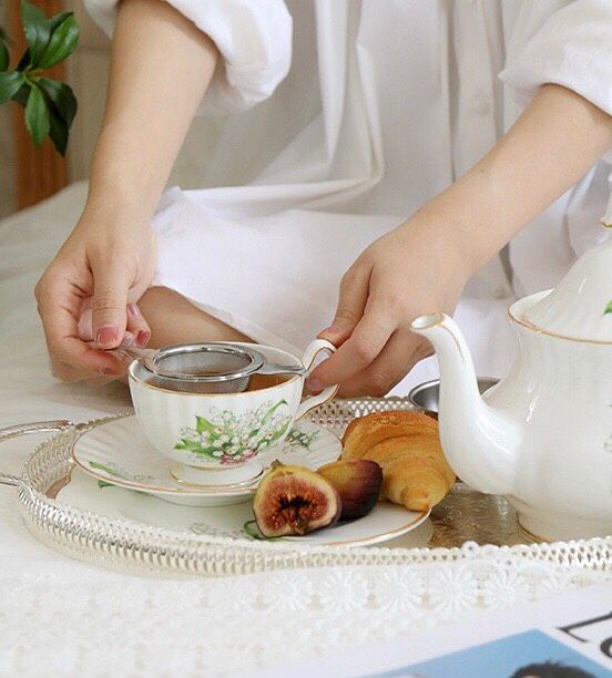 Trà Chiều Linh Lan