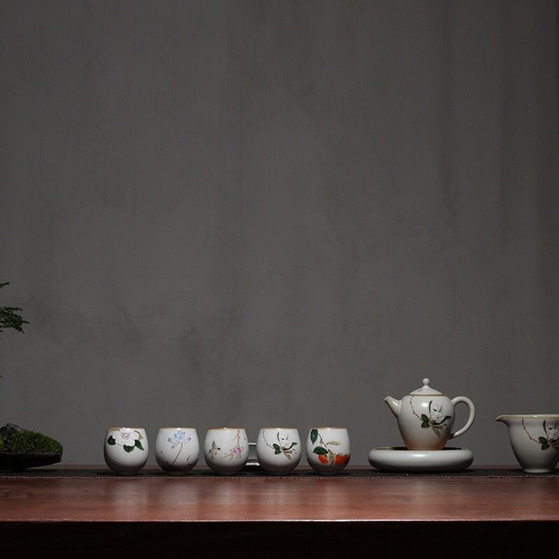 Ấm Trà Thu Đông