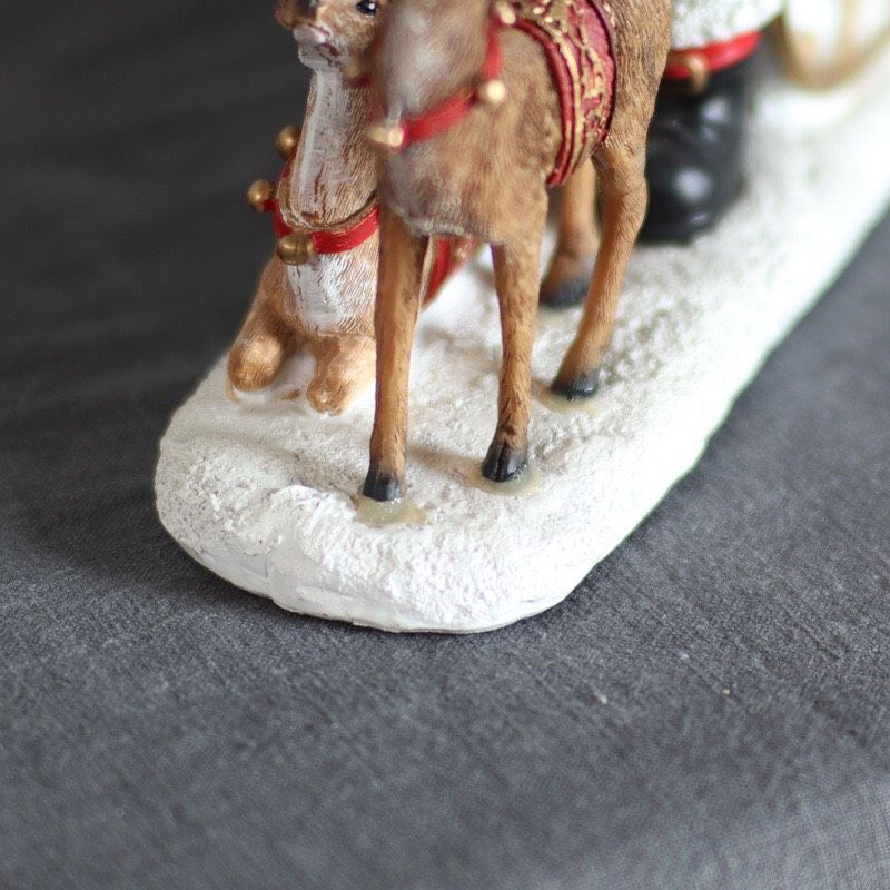 Tượng Santa Rung Chuông