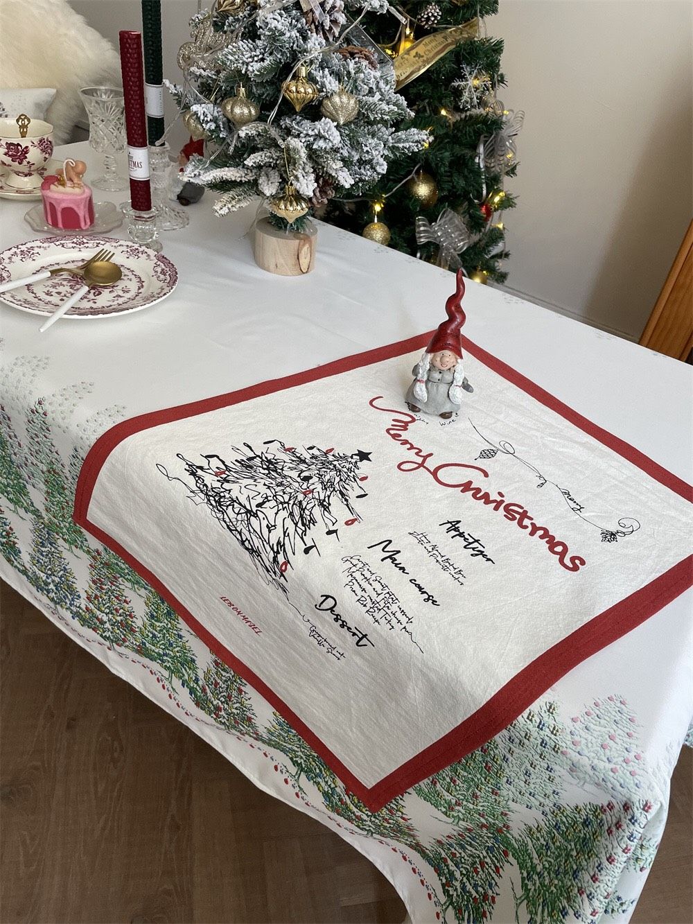 Tấm Vải Merry Viền Đỏ