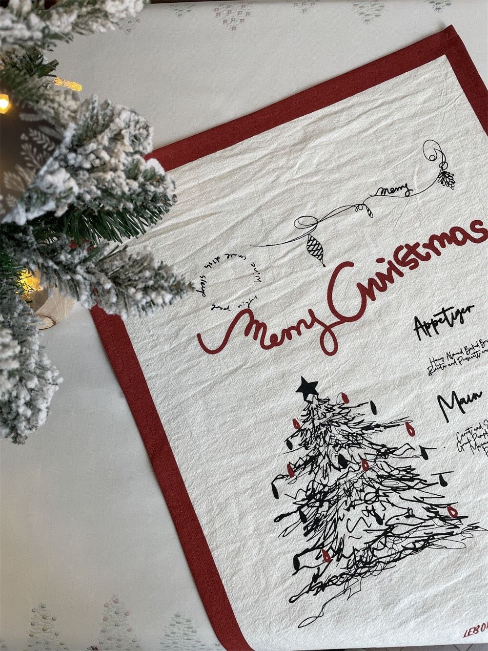 Tấm Vải Merry Viền Đỏ