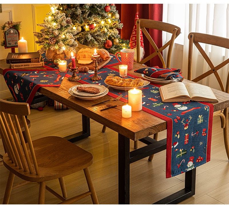 Khăn Trải Bàn Xmas Viền Đỏ