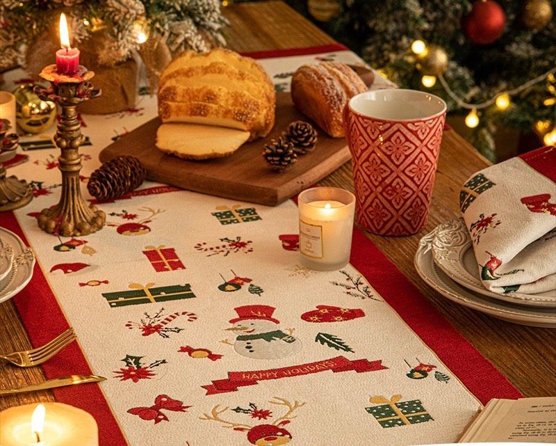 Khăn Trải Bàn Xmas Viền Đỏ