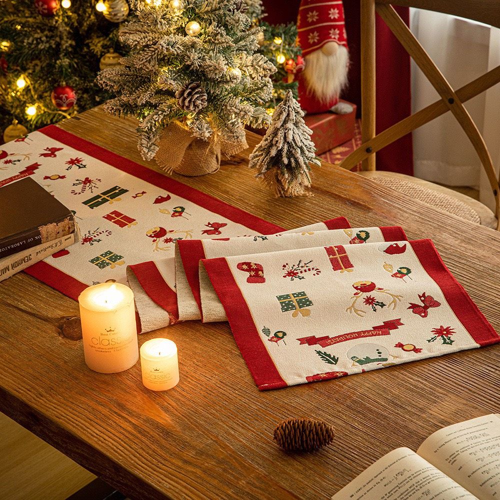 Khăn Trải Bàn Xmas Viền Đỏ