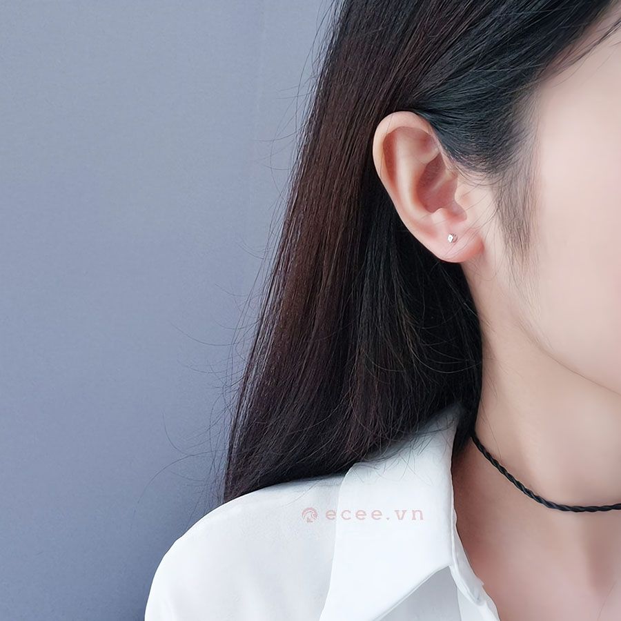 Khuyên tai hình xúc xắc KT004