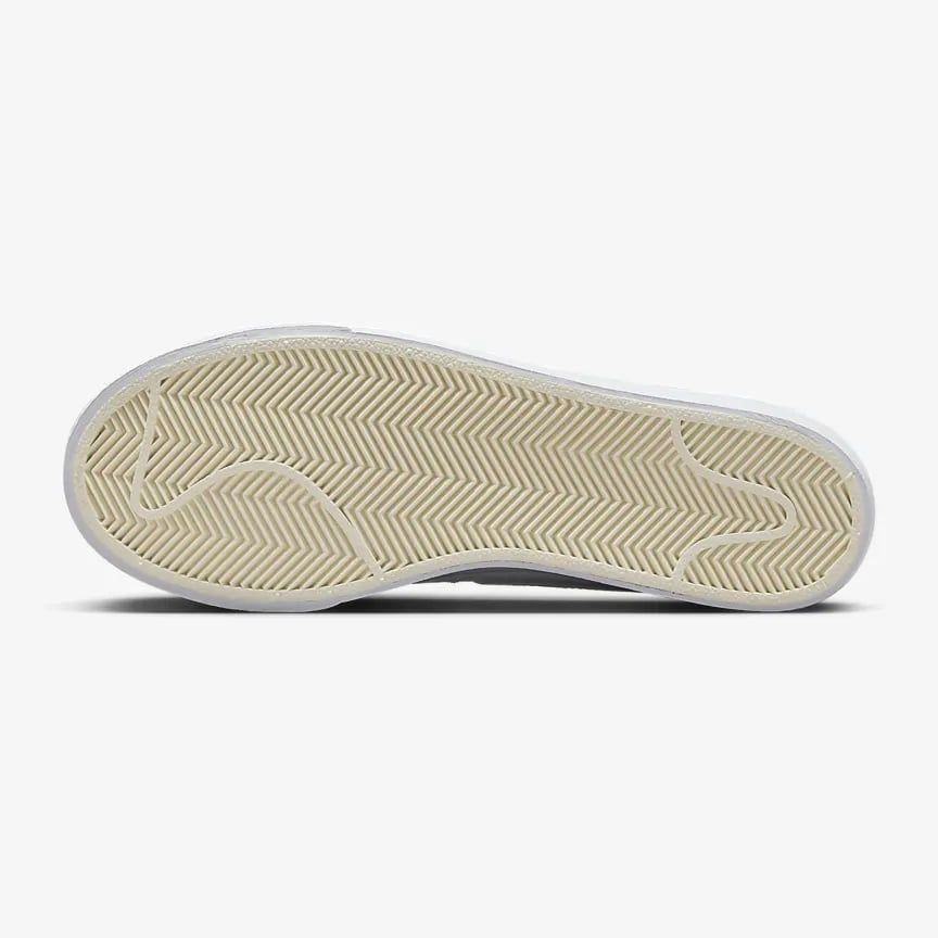 Giày Nike nữ Blazer Low Platform DQ7571-100