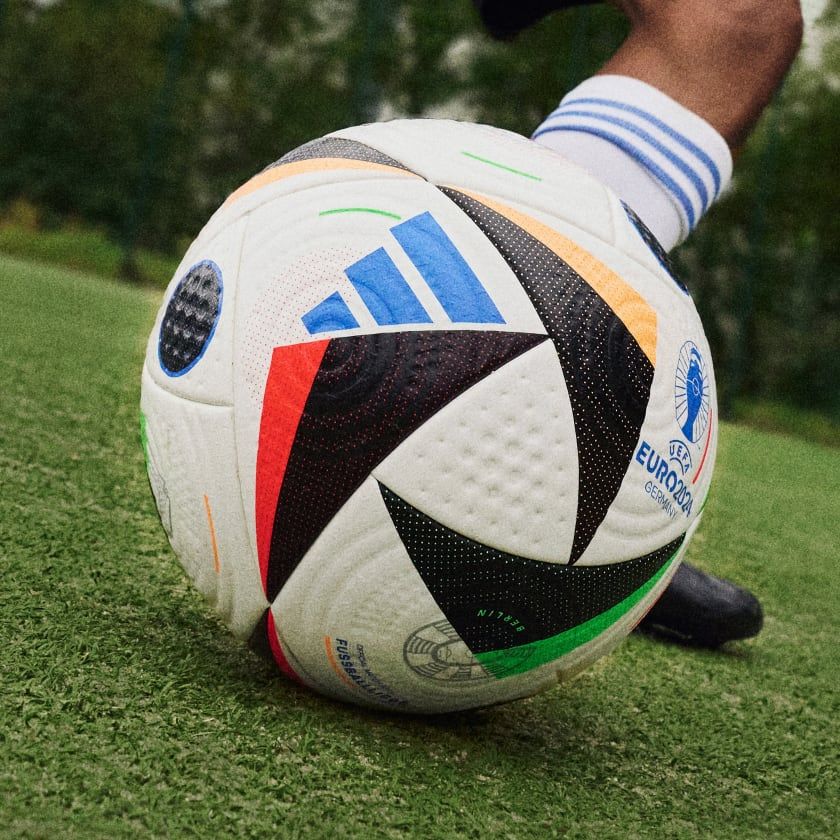 BÓNG FUSSBALLLIEBE PRO
