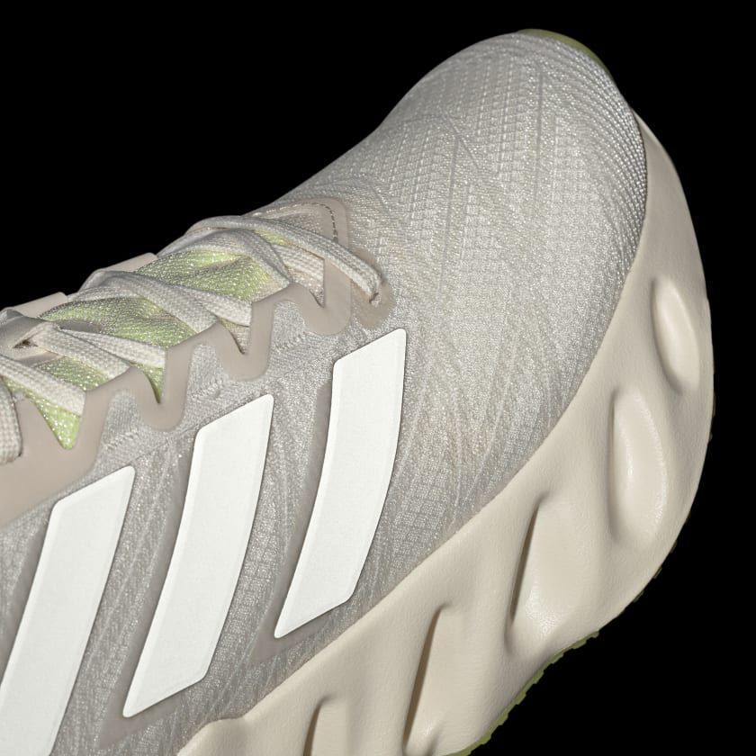 Giày chạy bộ Nữ ADIDAS SWITCH FWD 2 W