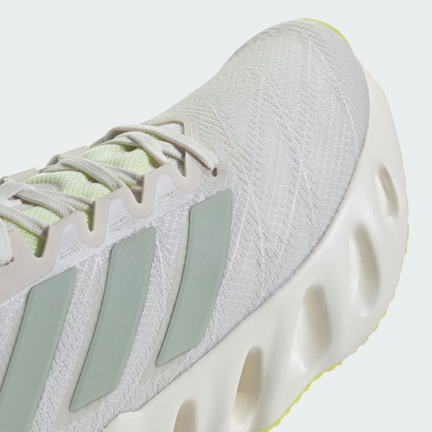 Giày chạy bộ Nữ ADIDAS SWITCH FWD 2 W