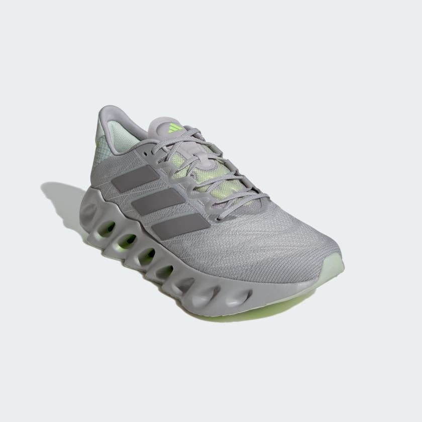 Giày chạy bộ Nam ADIDAS SWITCH FWD 2 M