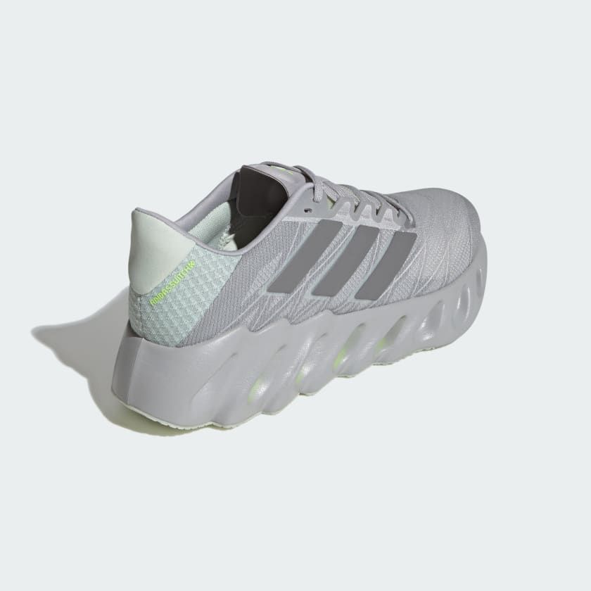 Giày chạy bộ Nam ADIDAS SWITCH FWD 2 M