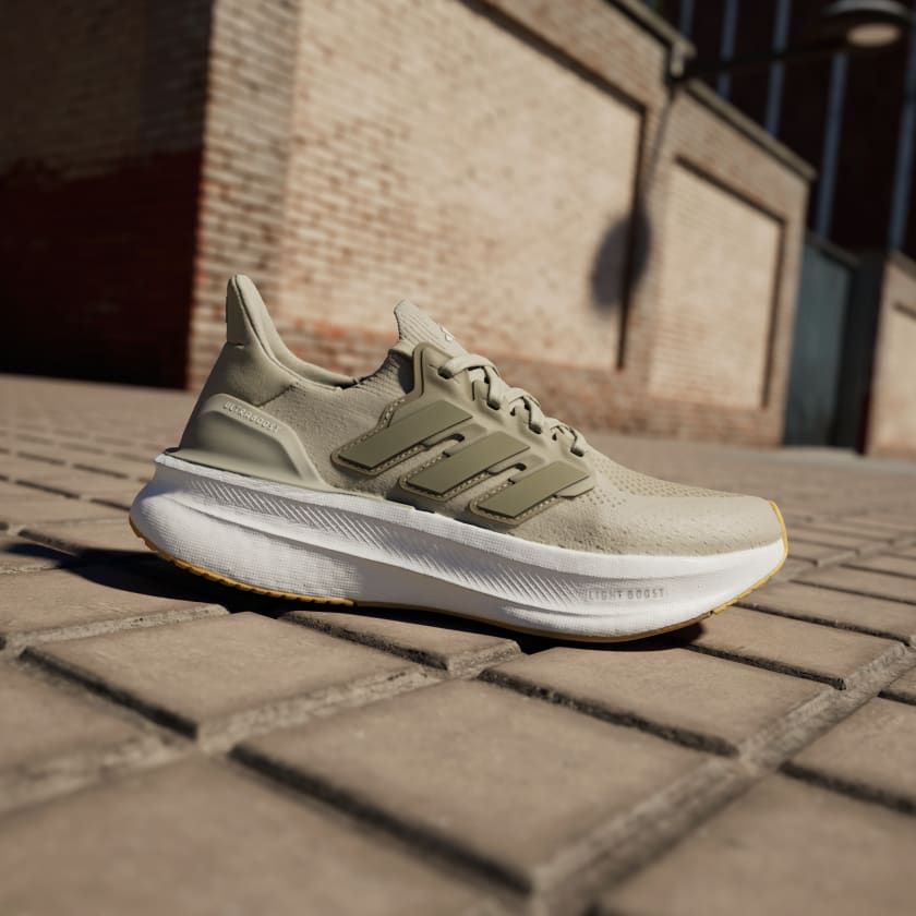 Giày chạy bộ Nữ ULTRABOOST 5 W