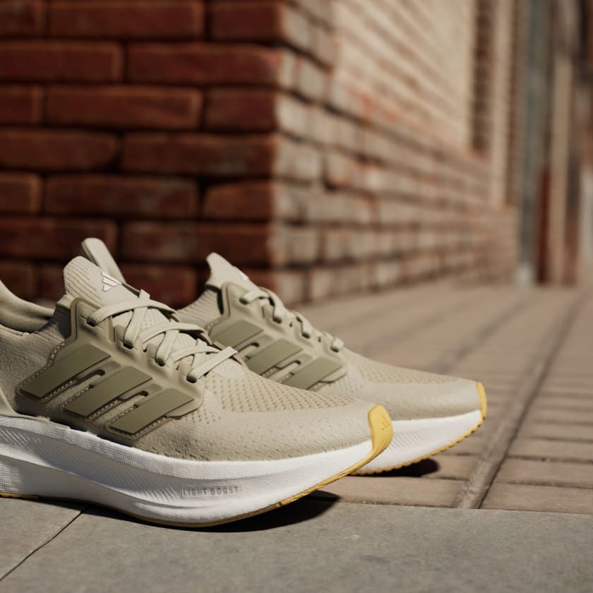 Giày chạy bộ Nữ ULTRABOOST 5 W