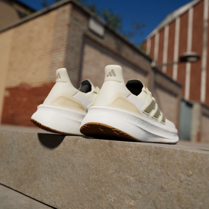 Giày chạy bộ Nữ ULTRABOOST 5 W