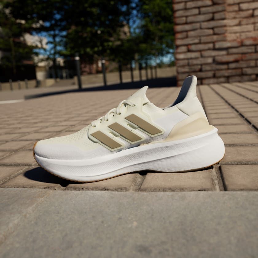 Giày chạy bộ Nữ ULTRABOOST 5 W