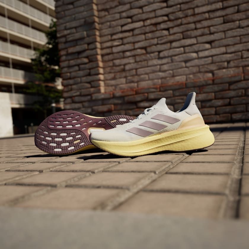 Giày chạy bộ Nữ ULTRABOOST 5X W